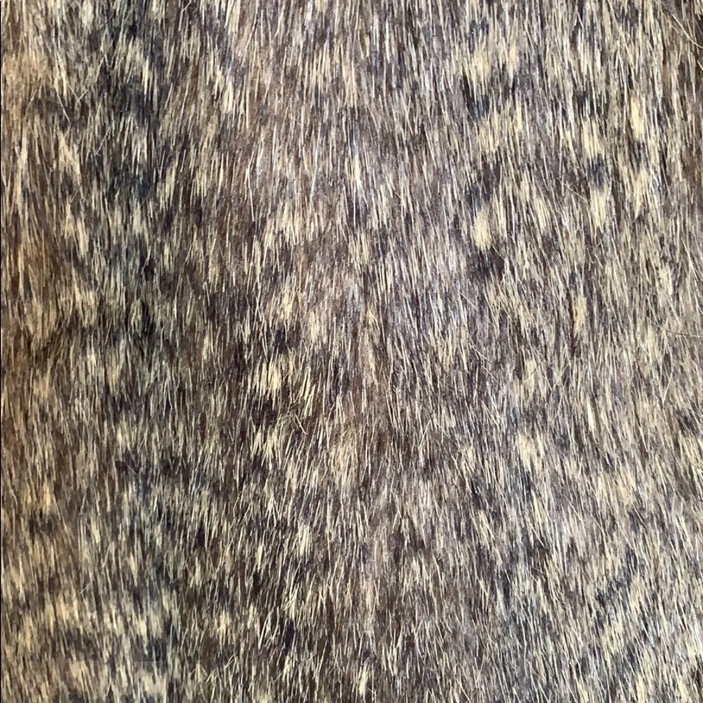 Faux fur vest - Picture 2 of 2